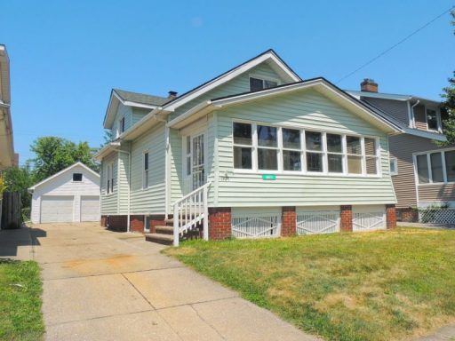 4 Bed – 2 Full Bath Cape Cod for Rent | Completely Renovated!