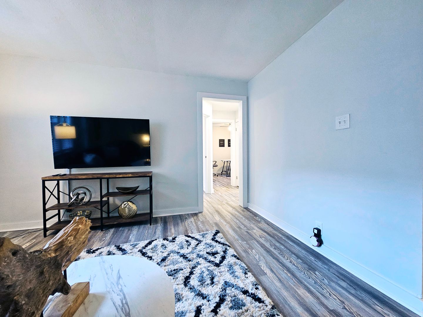 1 Bed and 1 Bath Apartments for Rent in Shaker Heights | Newly Renovated Image