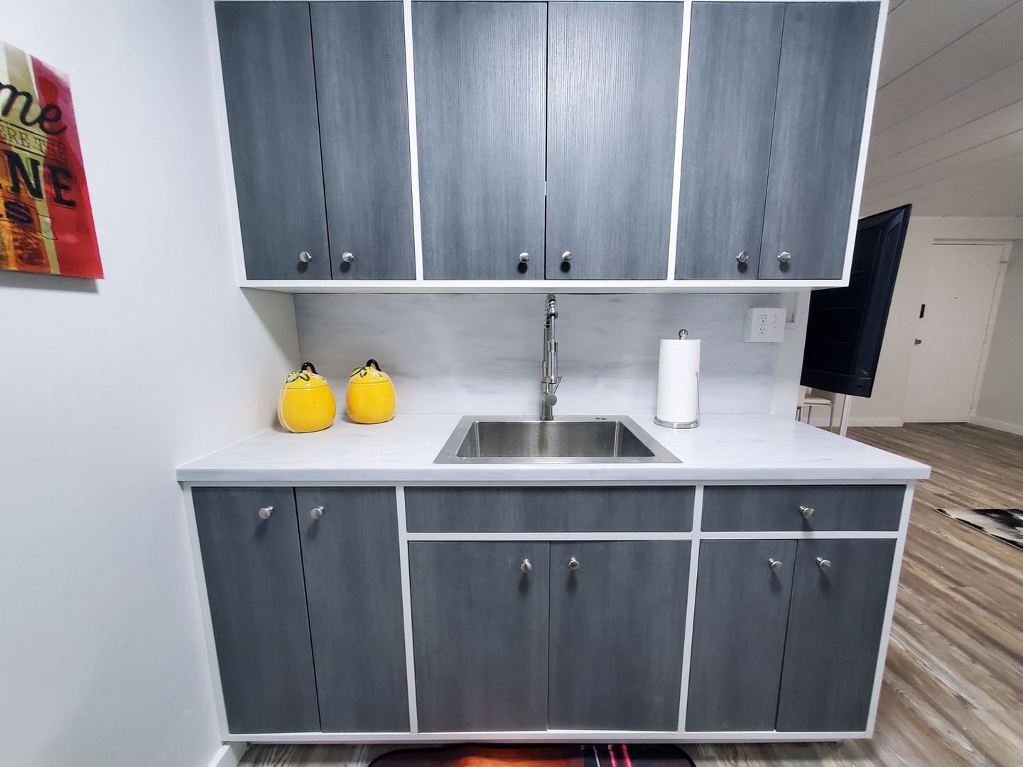 2 Bed and 1 Bath Apartments for Rent | Newly Renovated! Image