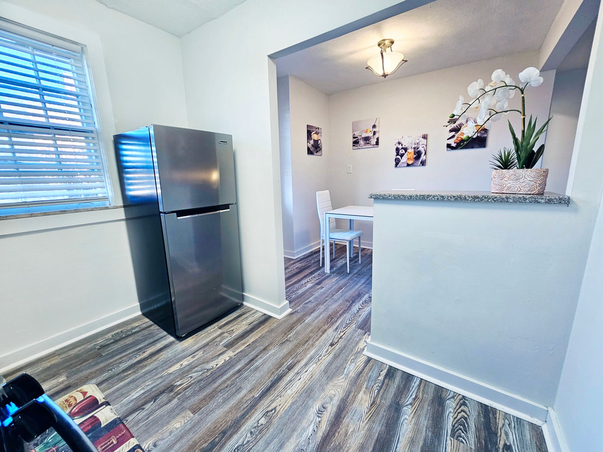 2 Bed and 1.5 Bath Apartments for Rent in Shaker Heights | Newly Renovated Image