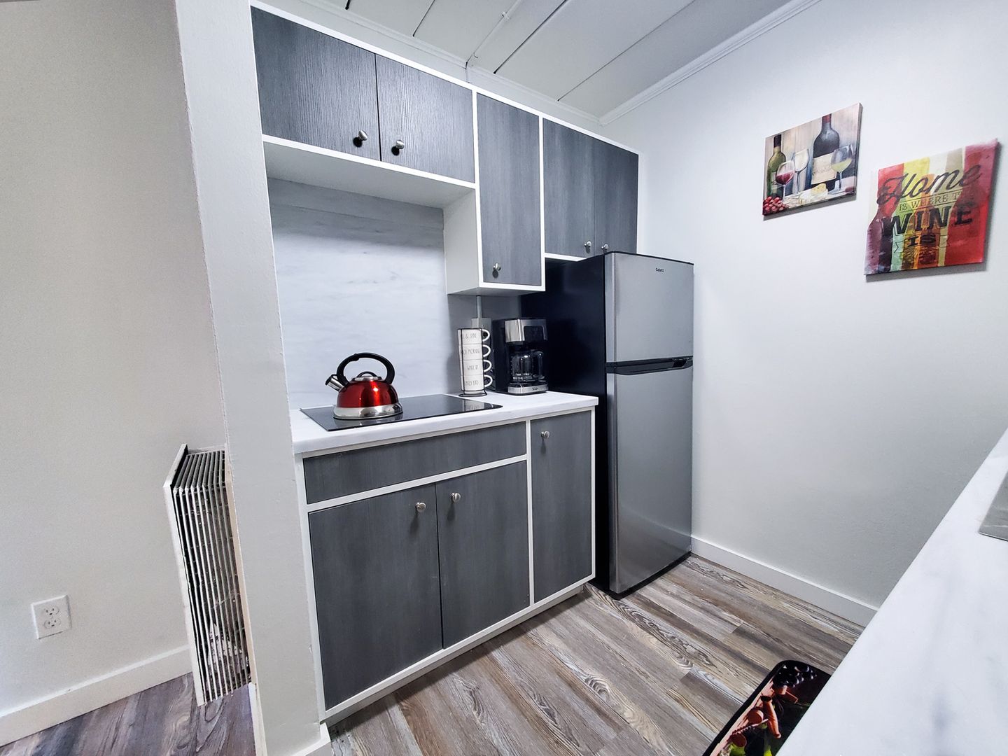 2 Bed and 1 Bath Apartments for Rent | Newly Renovated! Image