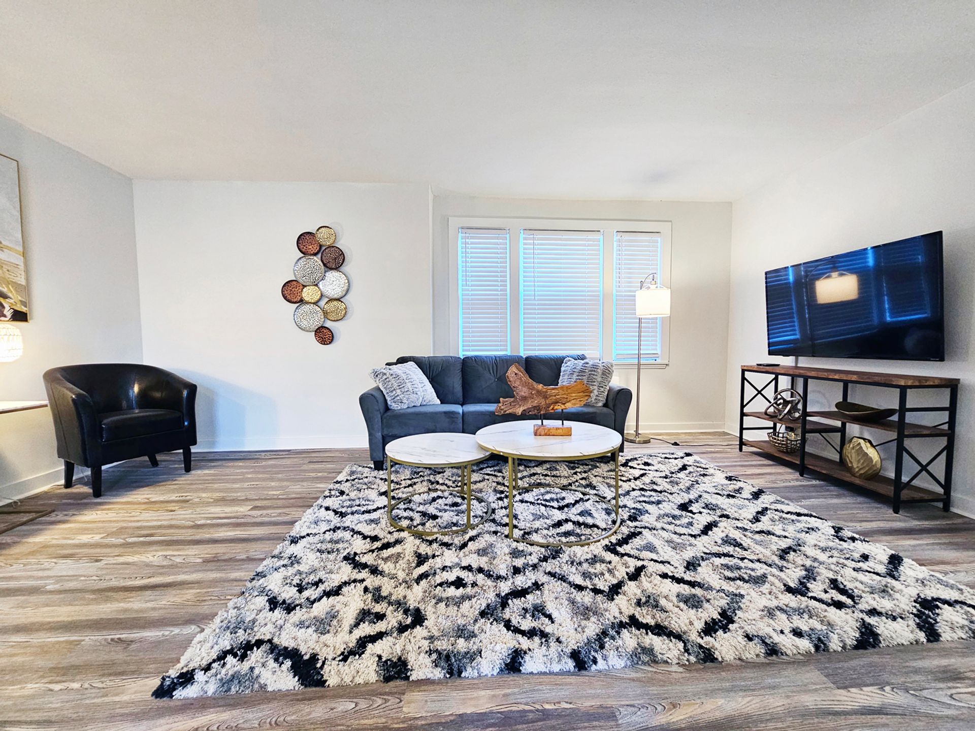 2 Bed and 1.5 Bath Apartments for Rent in Shaker Heights | Newly Renovated Image