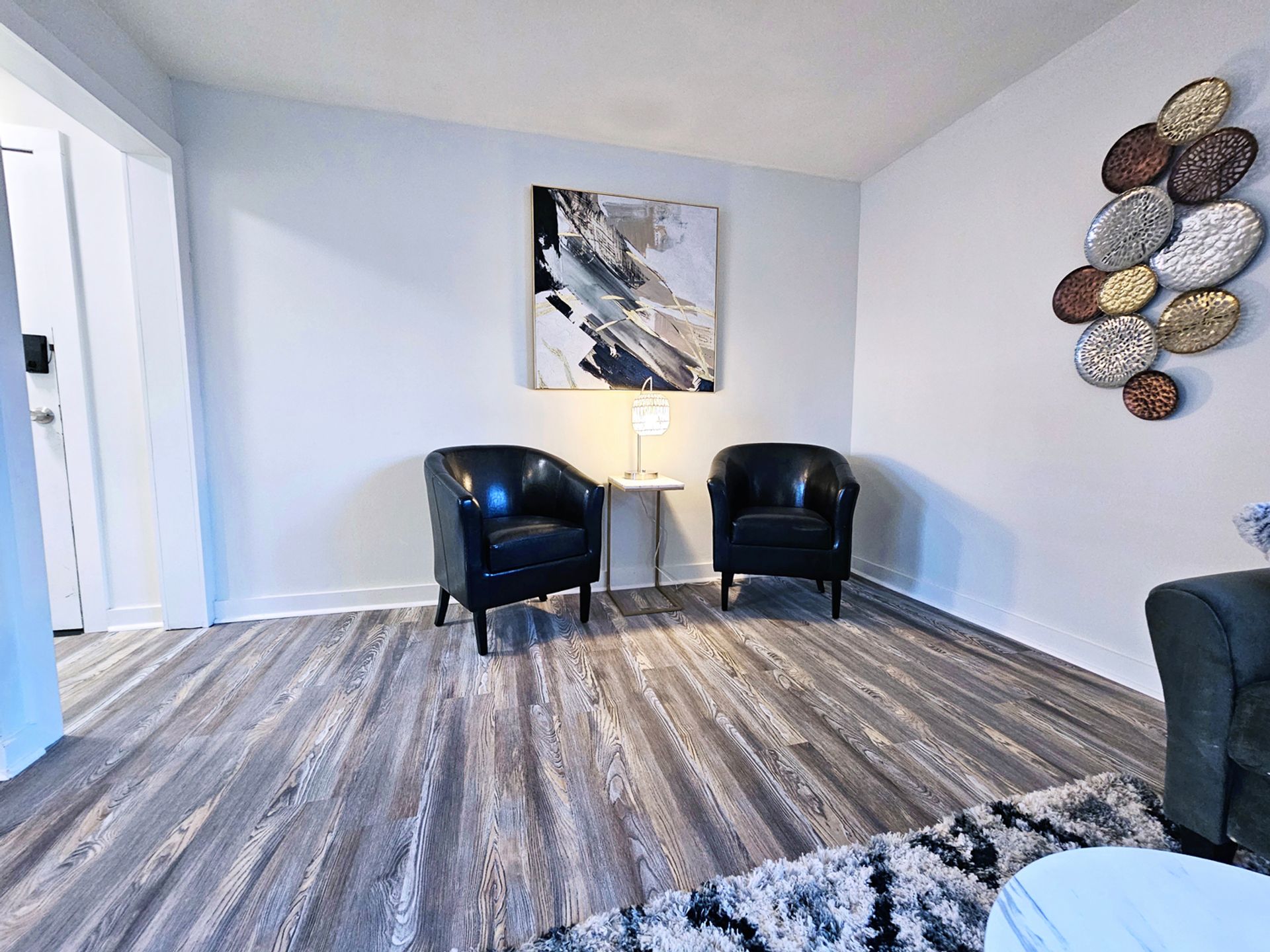 2 Bed and 1.5 Bath Apartments for Rent in Shaker Heights | Newly Renovated Image