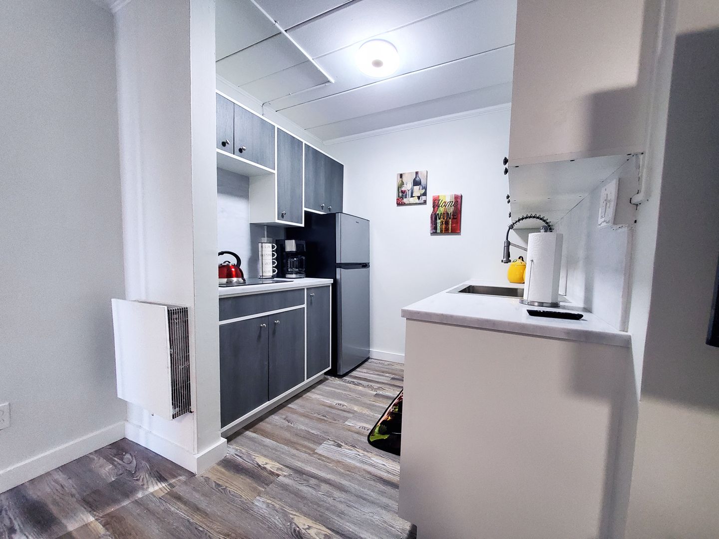 2 Bed and 1 Bath Apartments for Rent in Cleveland | Newly Renovated! Image