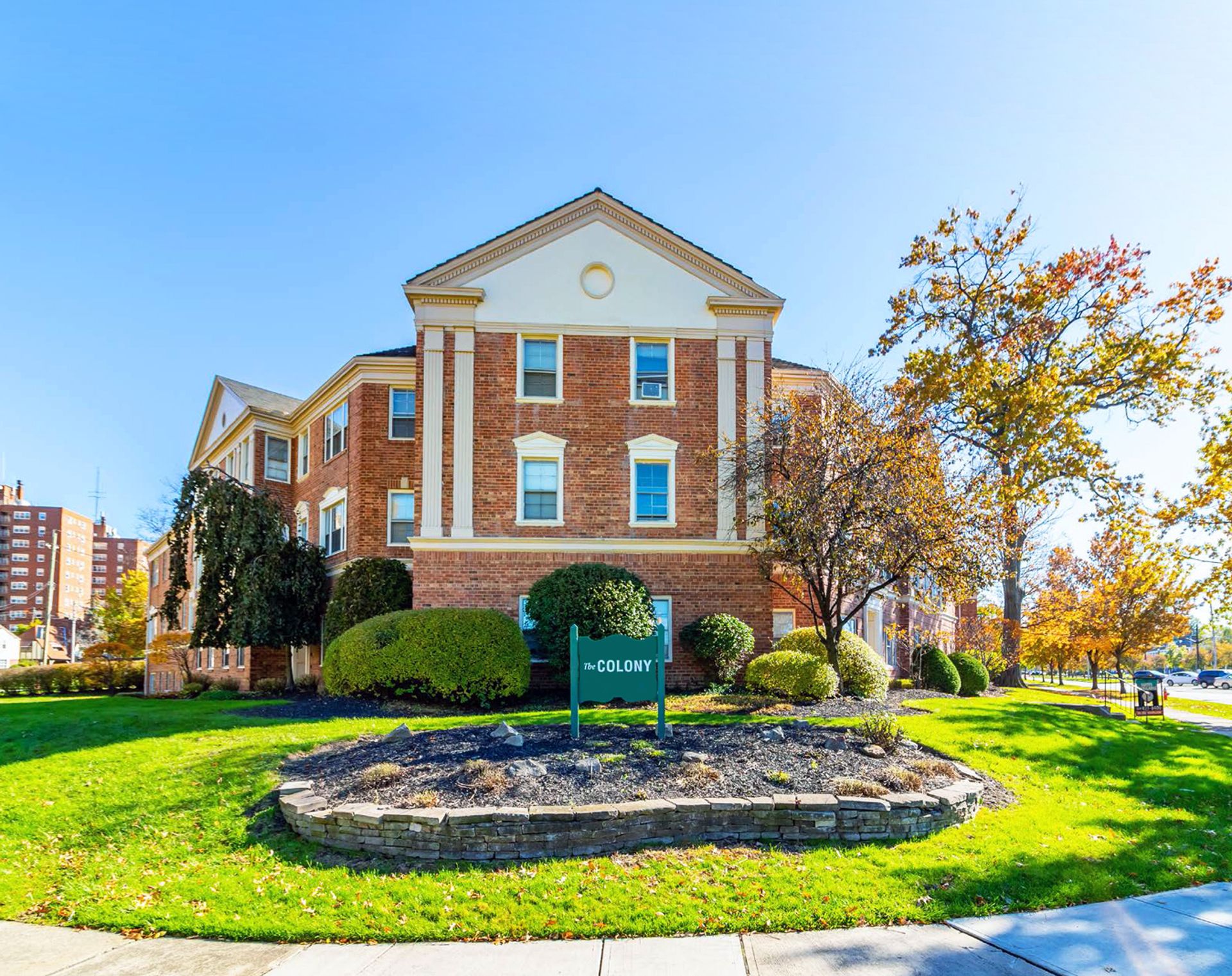 2 Bed and 1.5 Bath Apartments for Rent in Shaker Heights | Newly Renovated Image