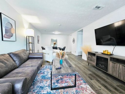 1 Bed and 1 Bath Apartments with In-Unit Laundry for Rent | Entirely Renovated