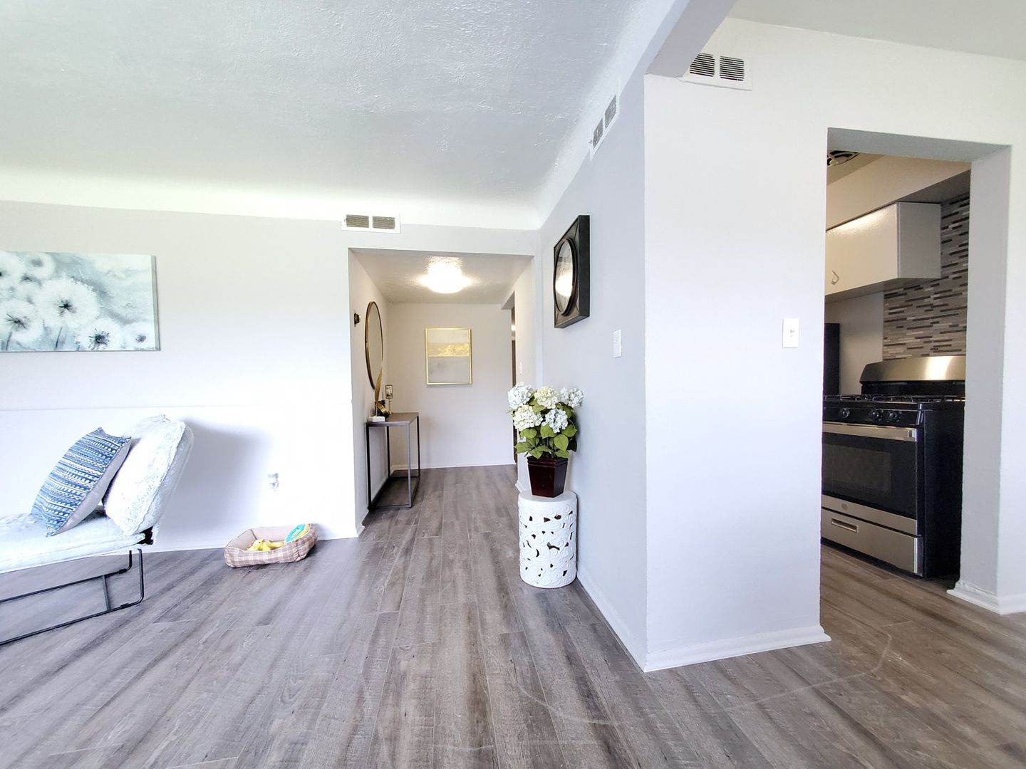 1 Bed – 1 Bath Apartments for Rent in Maple Heights | Fully Updated! Image