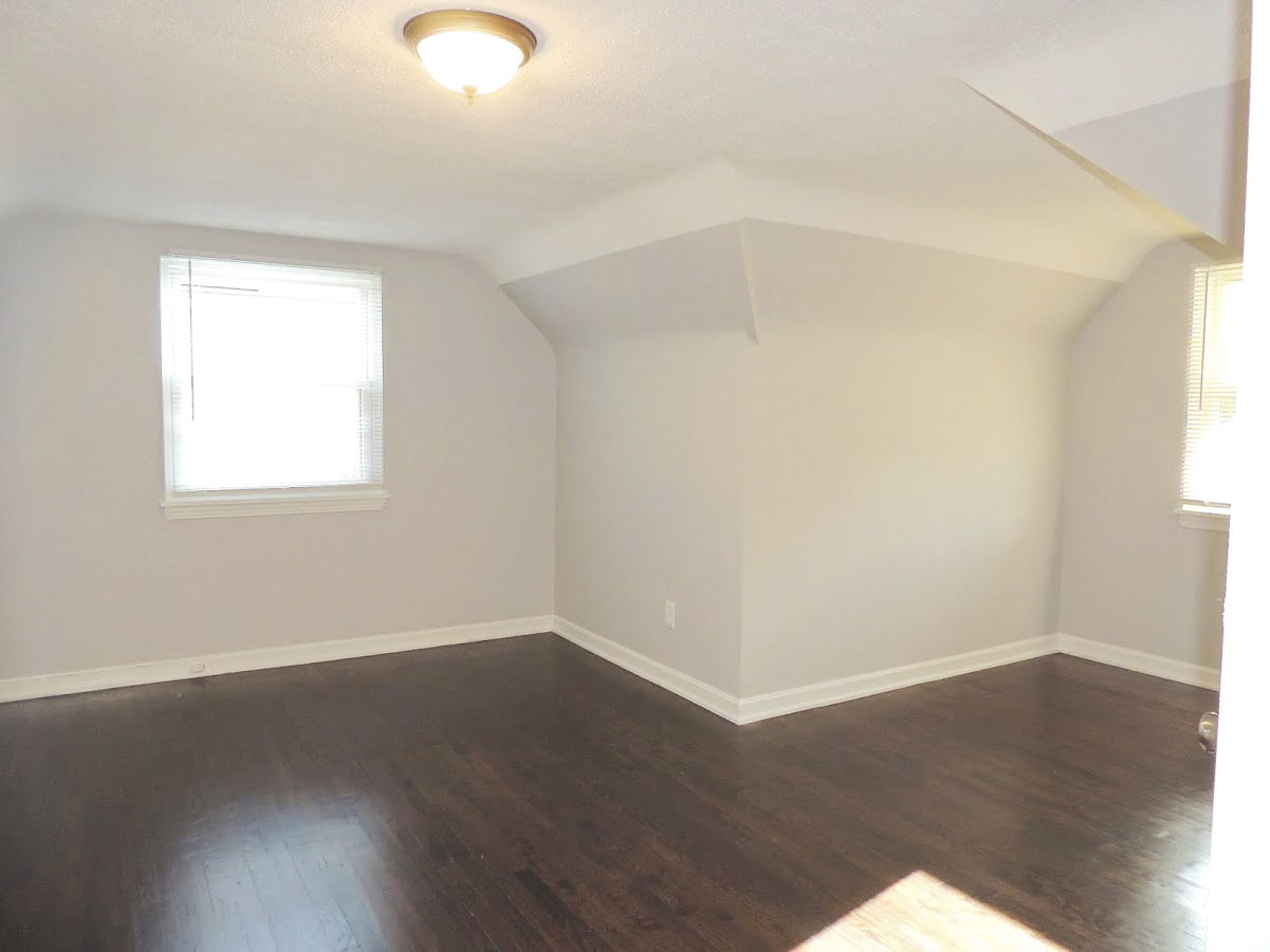 4 Bed – 1 Full Bath Cape Cod for Rent! Image