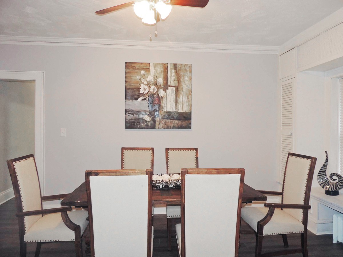 Updated 2 Bed – 1 Bath Apartment for Rent! Image