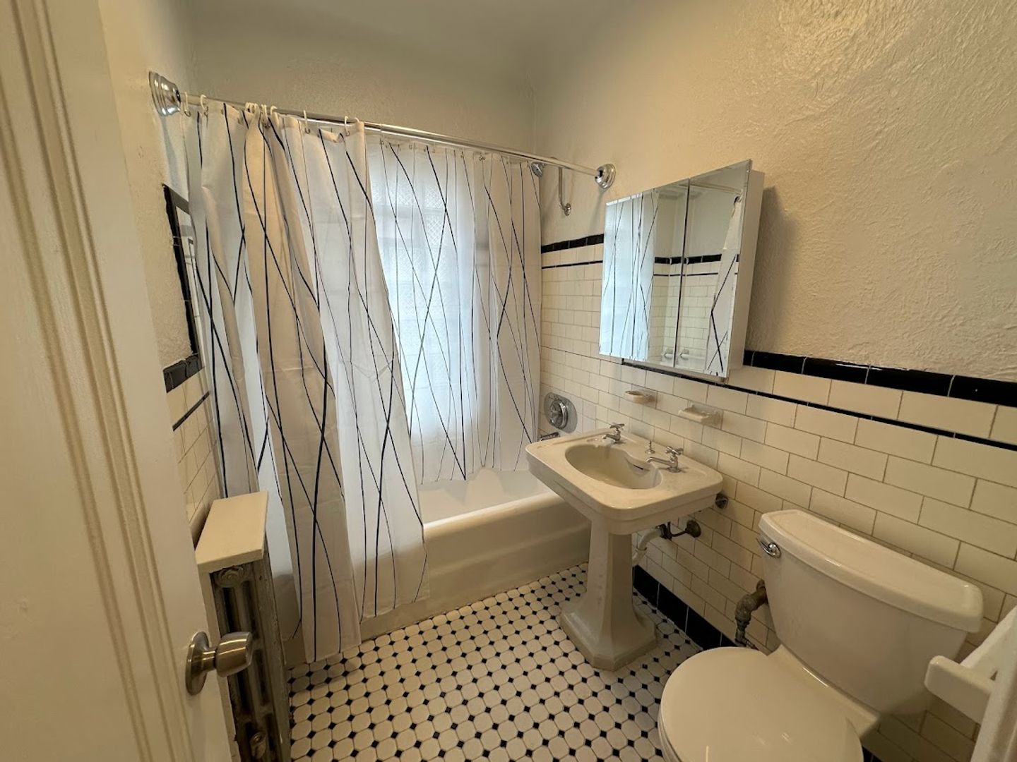 1 Bed – 1 Bath Apartment for Rent Available in Cleveland Hts Image