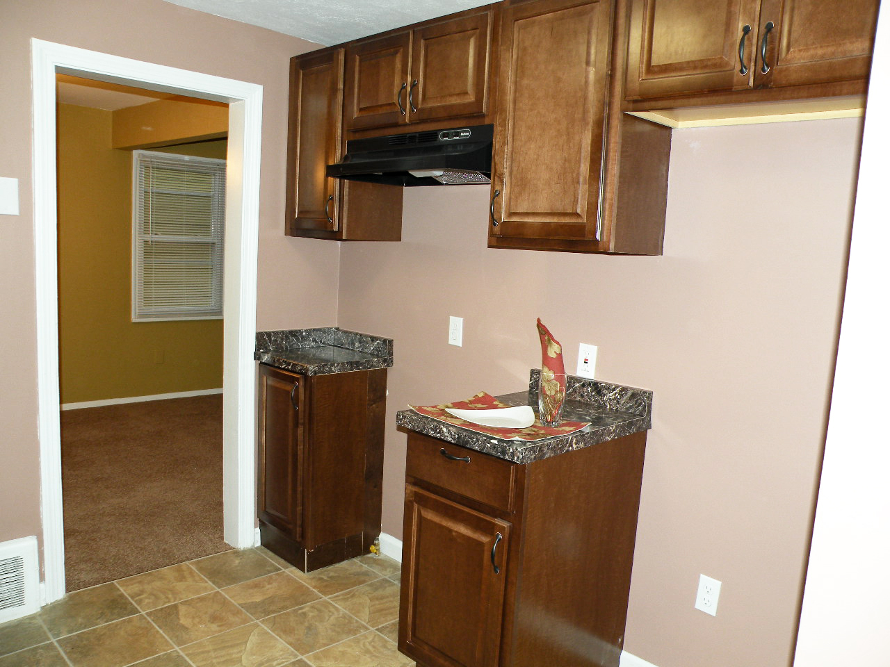 Renovated 3 Bedroom Colonial! Image