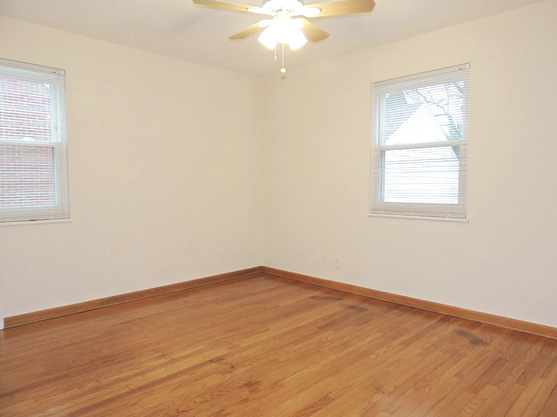 4 Bedroom – 2 Full Bath Bungalow for Rent! Image