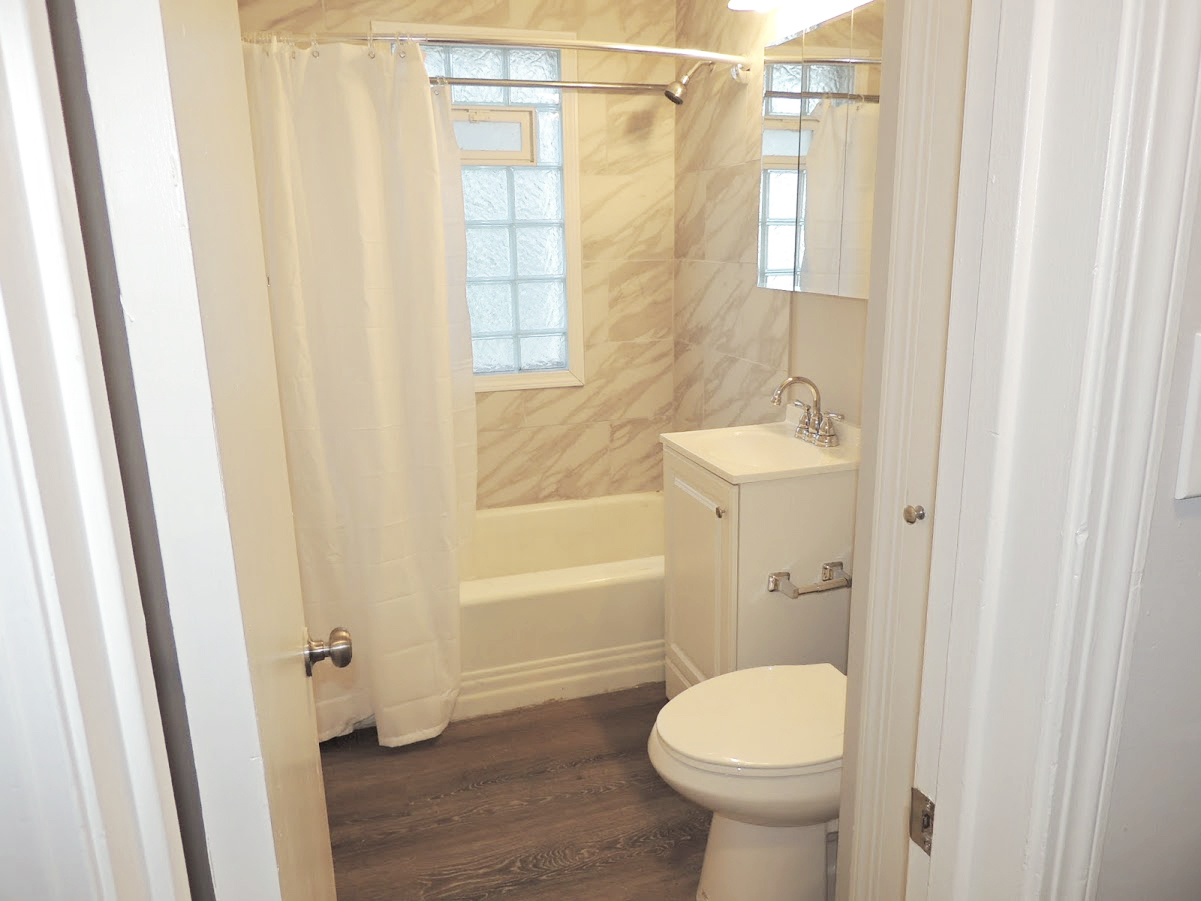 4 Bed – 1 Full Bath Cape Cod for Rent! Image