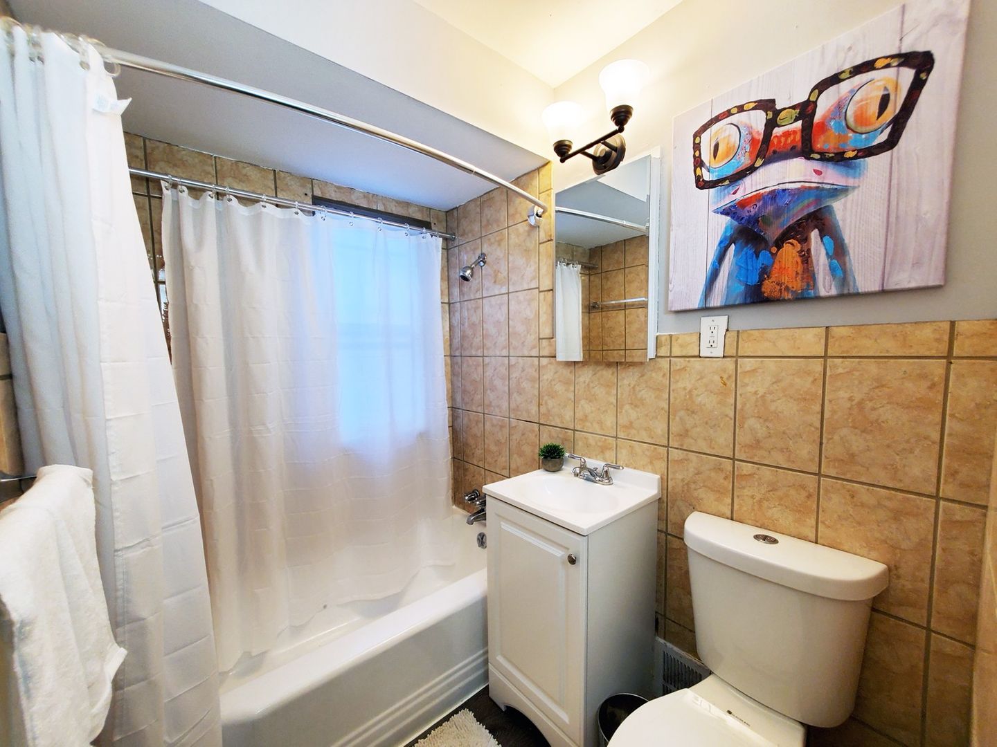 Completely Renovated 3 Bed – 2 Full Bath Cape Cod for Rent! Image