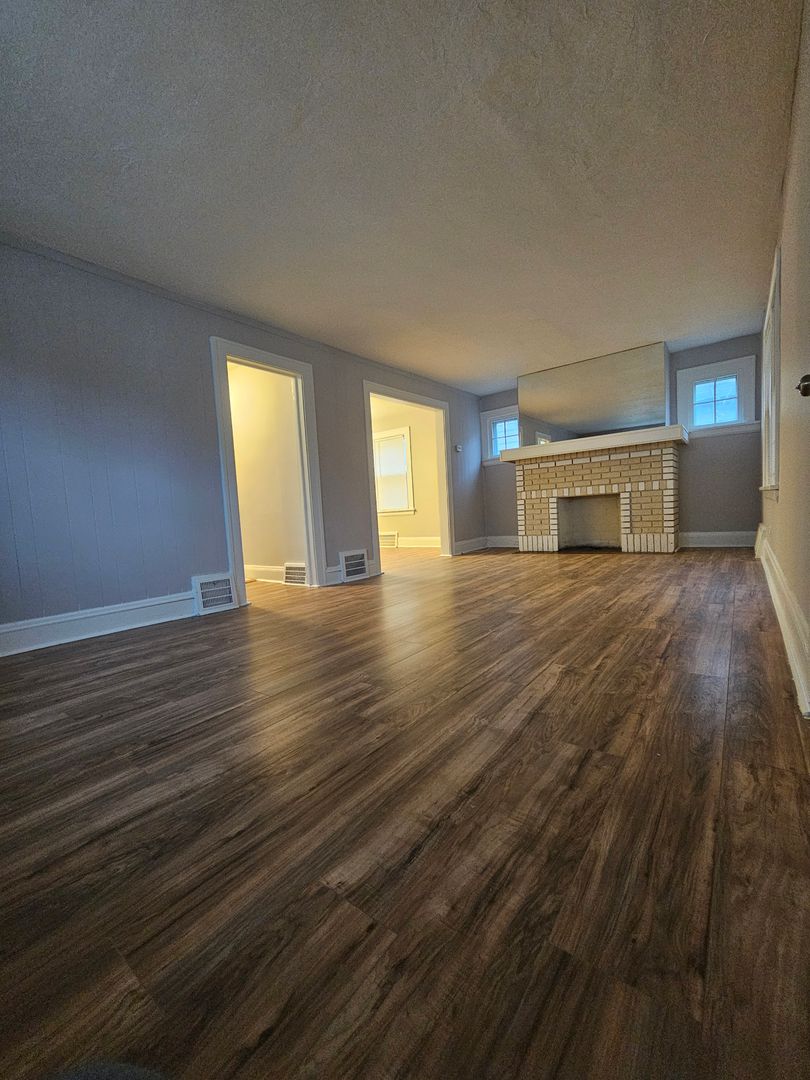 3 Beds – 1 Full Bath Colonial available for Rent! Image
