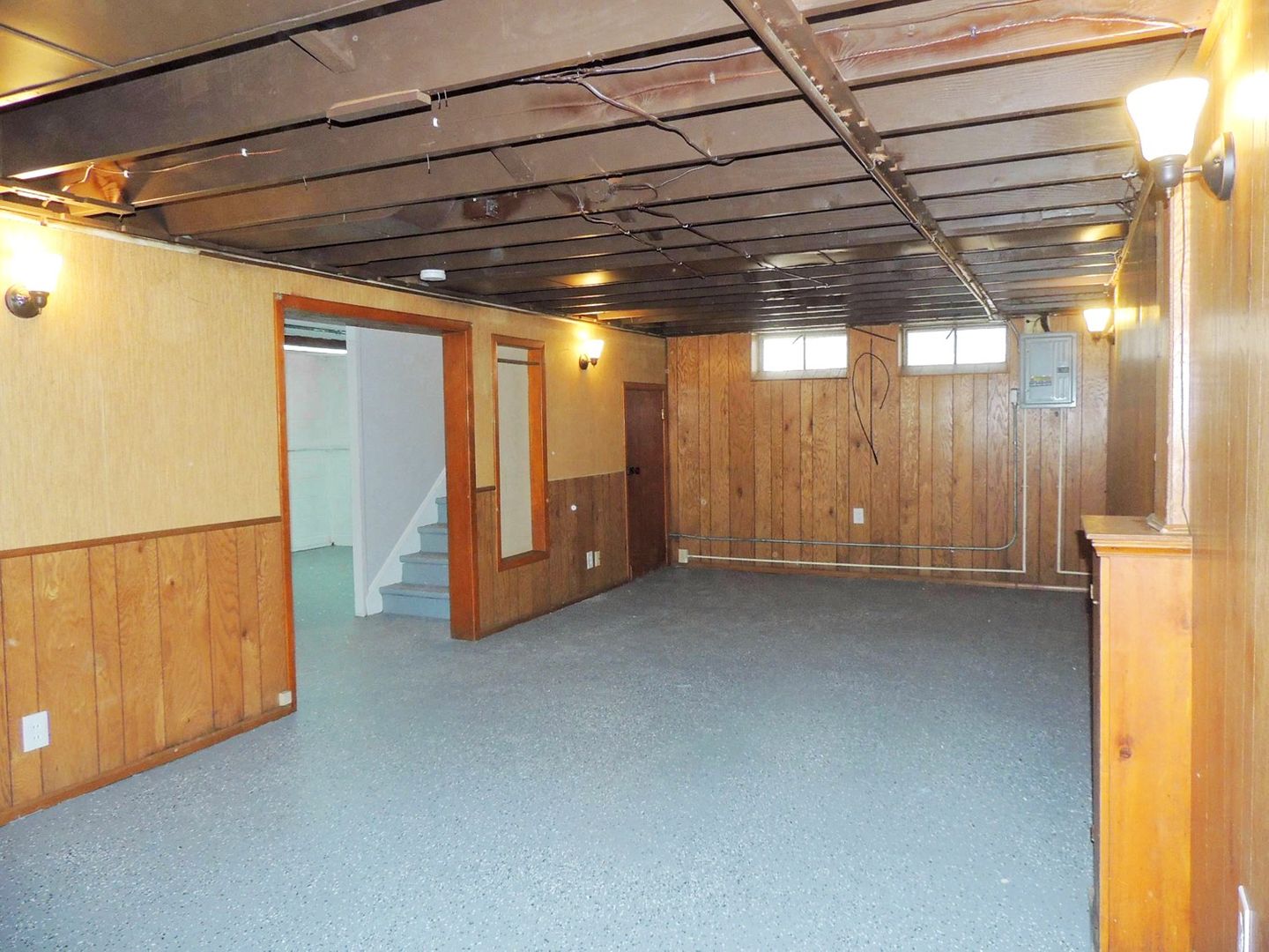 Completely Renovated 3 Bed – 2 Full Bath Cape Cod for Rent! Image