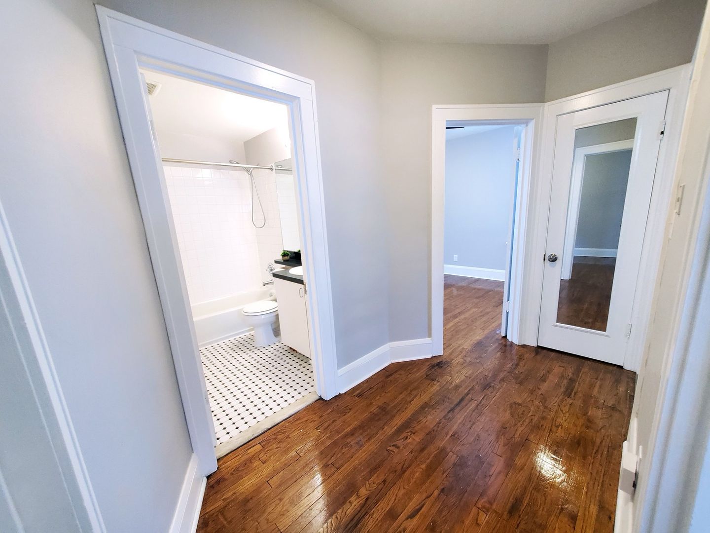 5 Bed – 2 Full Bath Cape Cod for Rent! Image