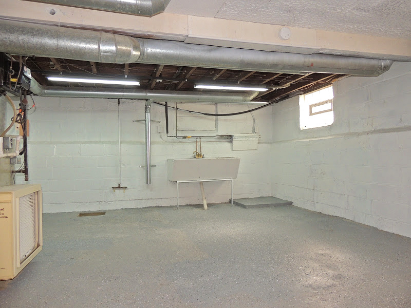 Renovated 3 Bedroom and 1 Bath Colonial for Rent! Image