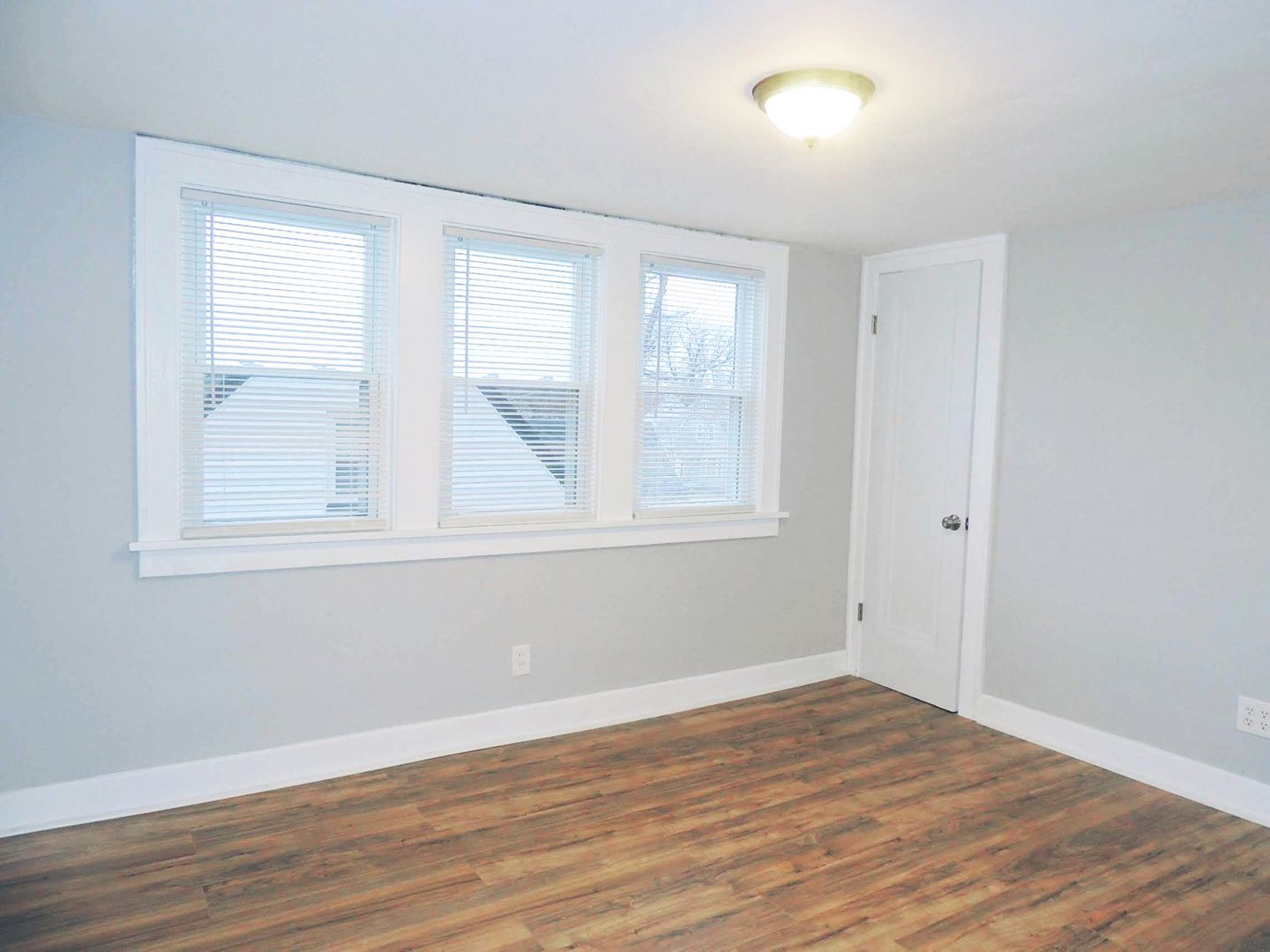 5 Bed – 2 Full Bath Cape Cod for Rent! Image