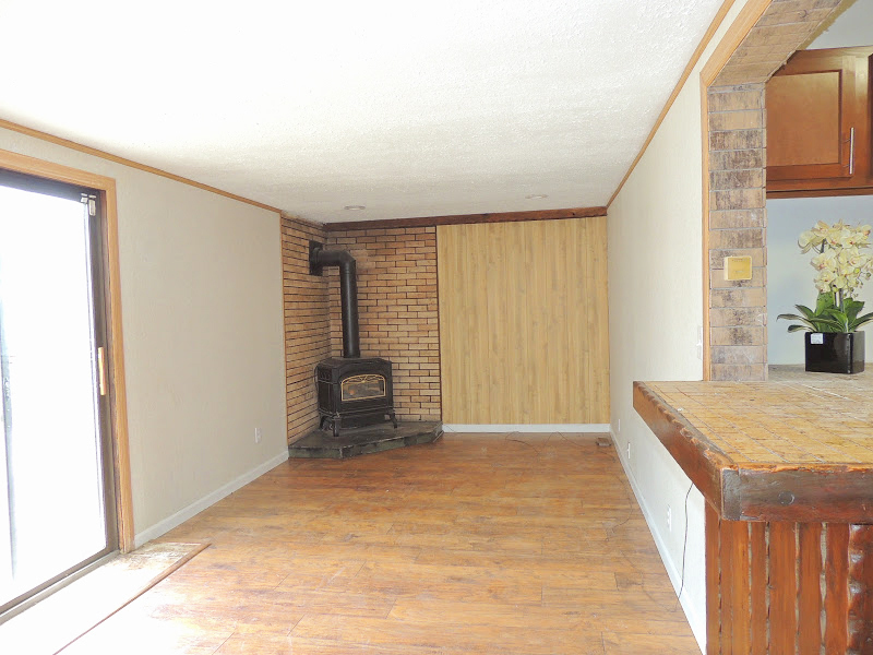 Renovated 3 Bedroom and 1 Bath Colonial for Rent! Image