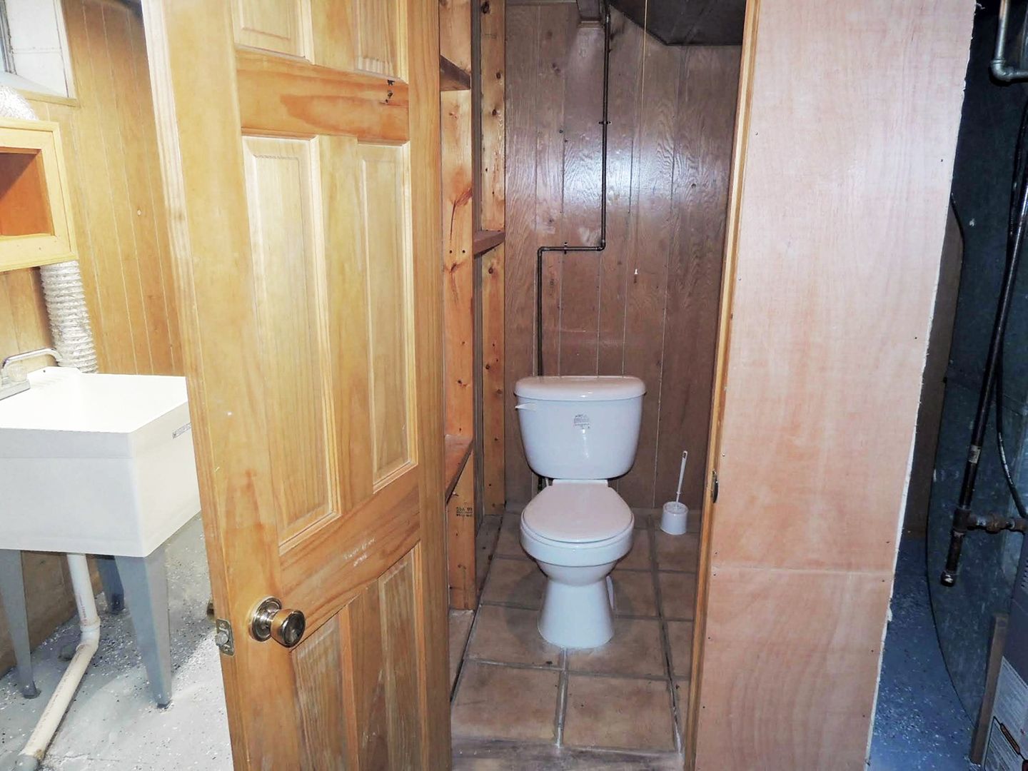 Completely Renovated 3 Bed – 2 Full Bath Cape Cod for Rent! Image