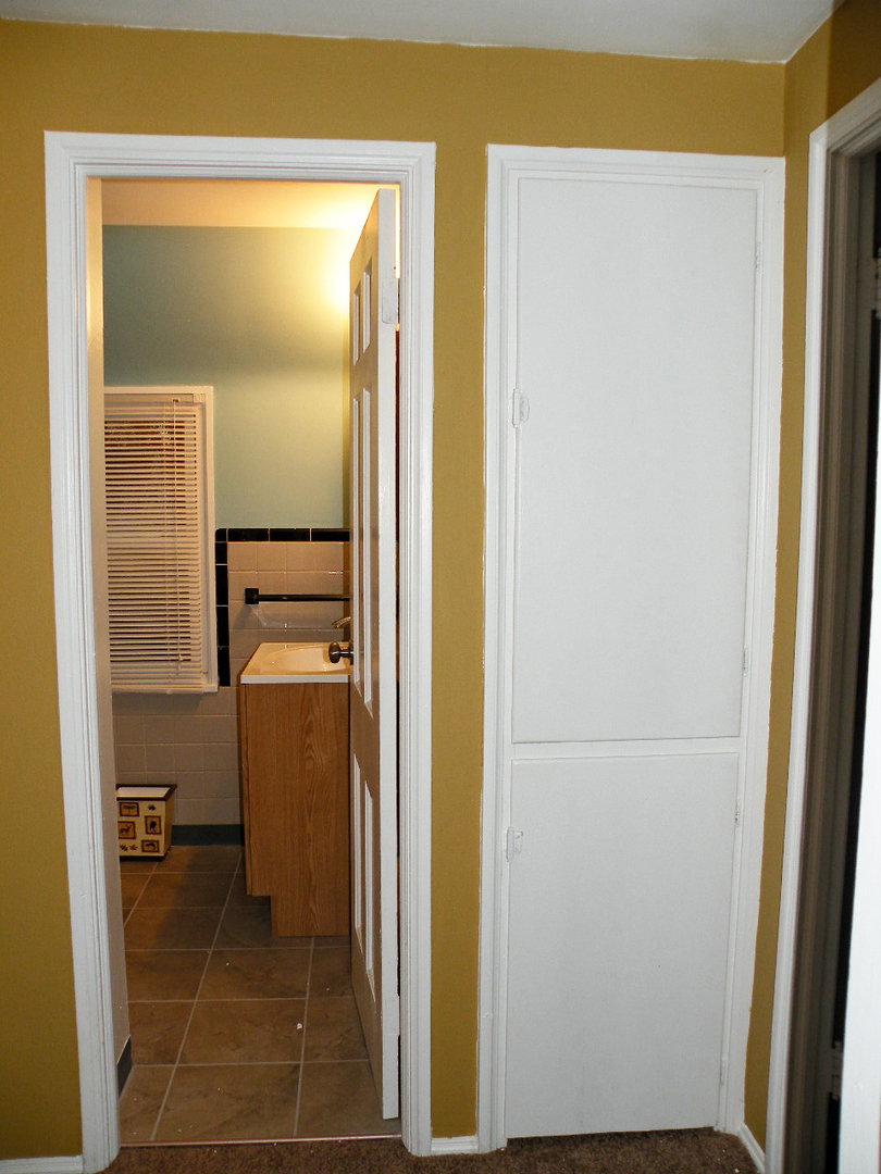 Renovated 3 Bedroom Colonial! Image