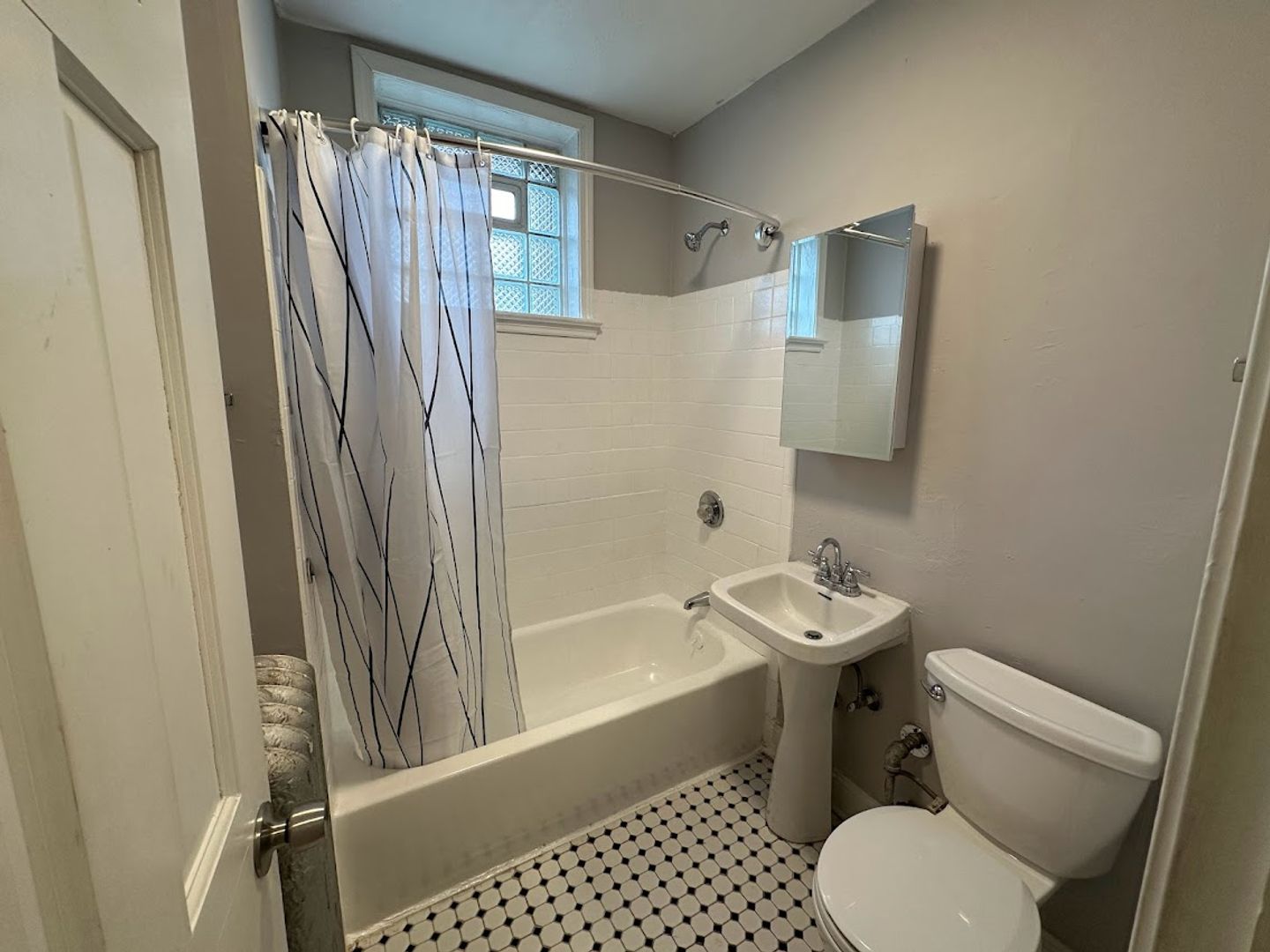 1 Bed – 1 Bath Apartment for Rent Available in Cleveland Hts Image