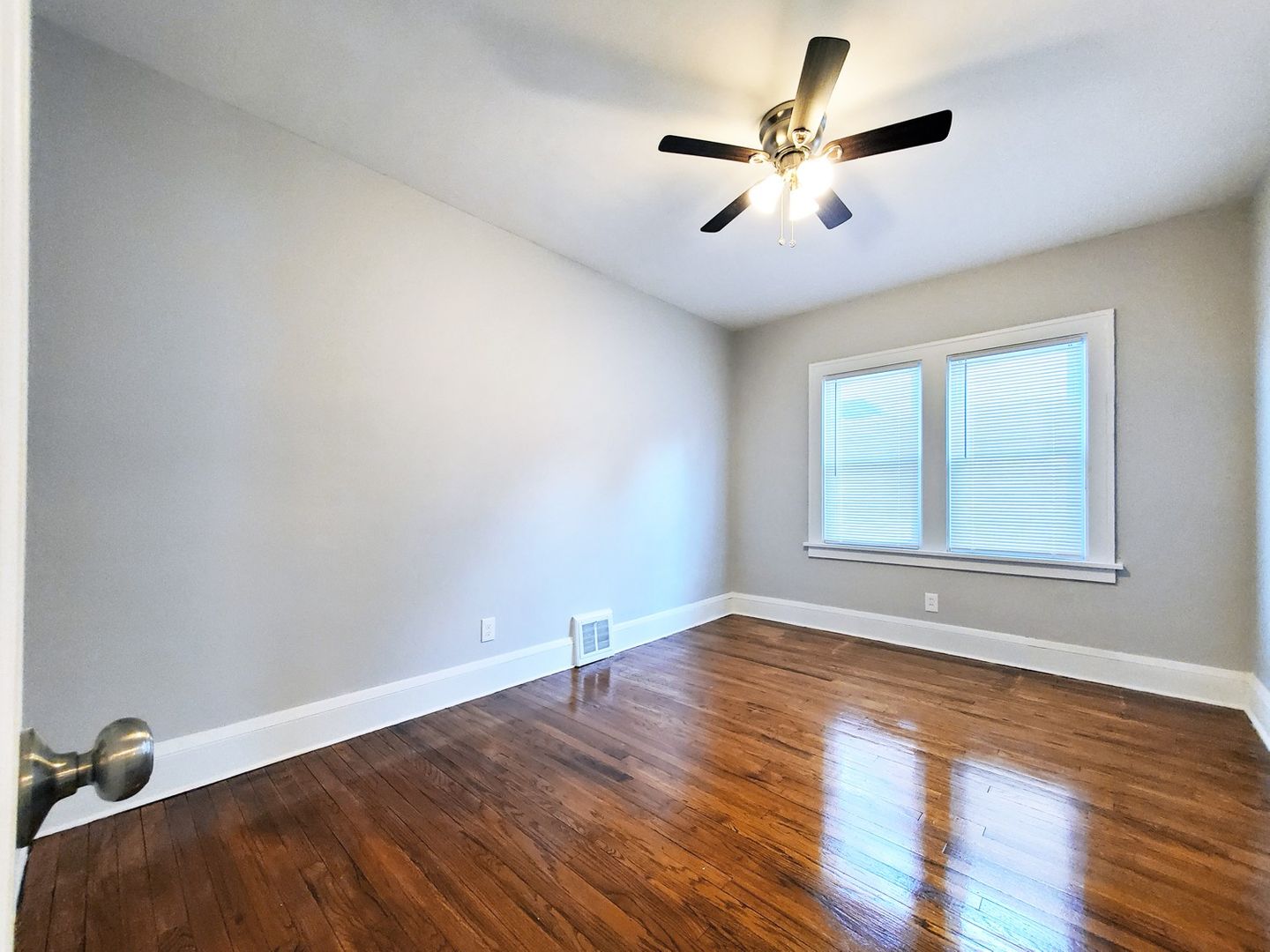 5 Bed – 2 Full Bath Cape Cod for Rent! Image