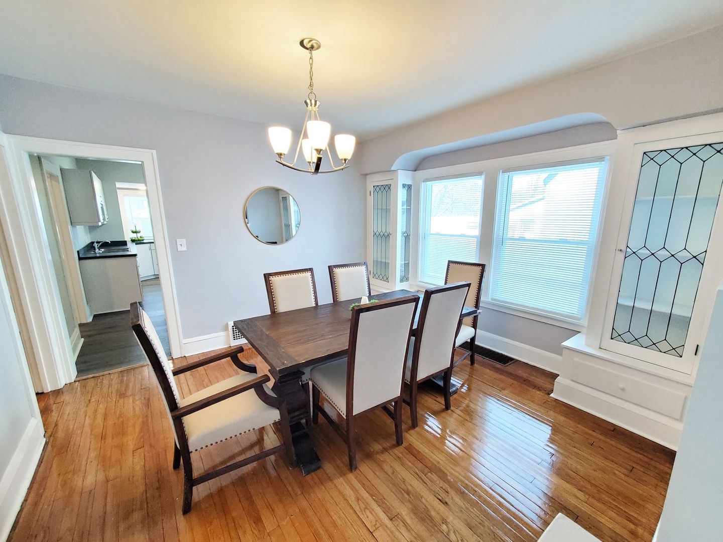5 Bed – 2 Full Bath Cape Cod for Rent! Image