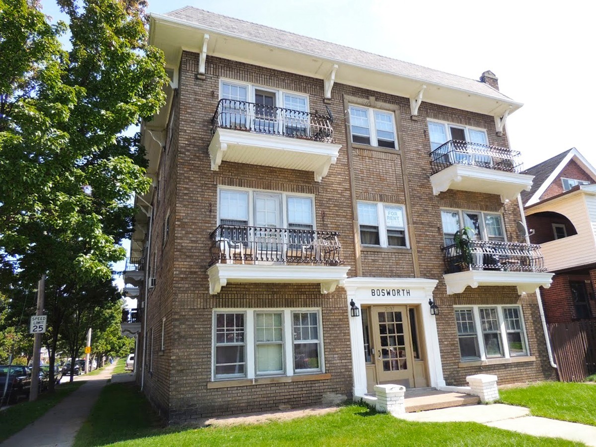 Updated 2 Bed – 1 Bath Apartment for Rent! Image