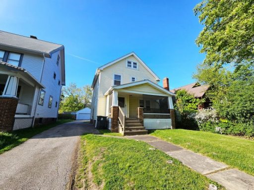 3 Beds – 1 Full Bath Colonial available for Rent!