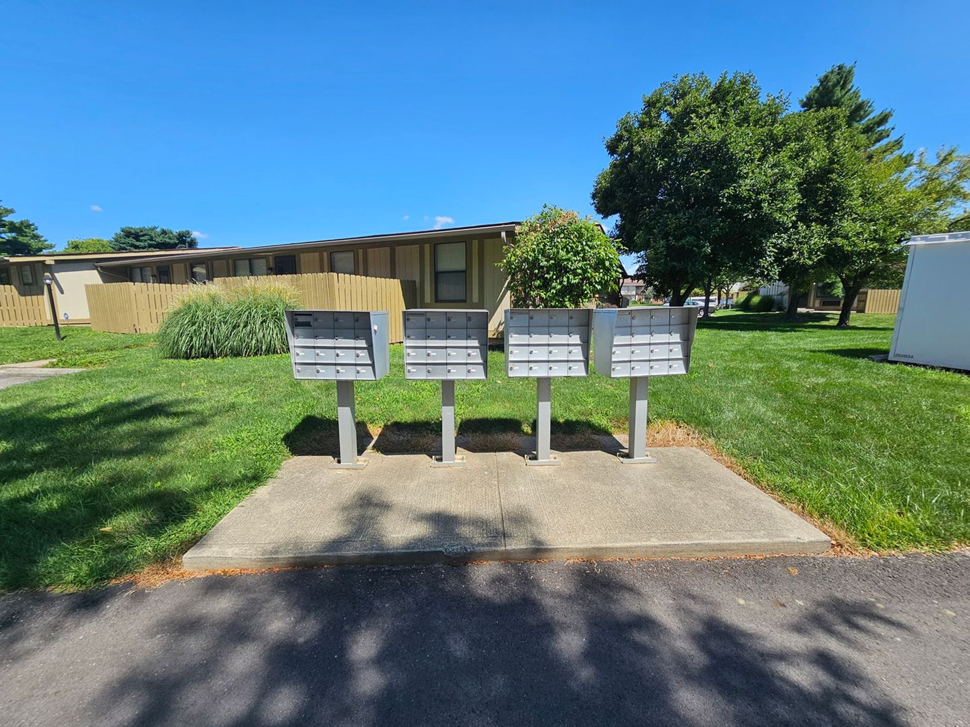 1 Bed and 1 Bath Apartments with In-Unit Laundry for Rent | Entirely Renovated Image