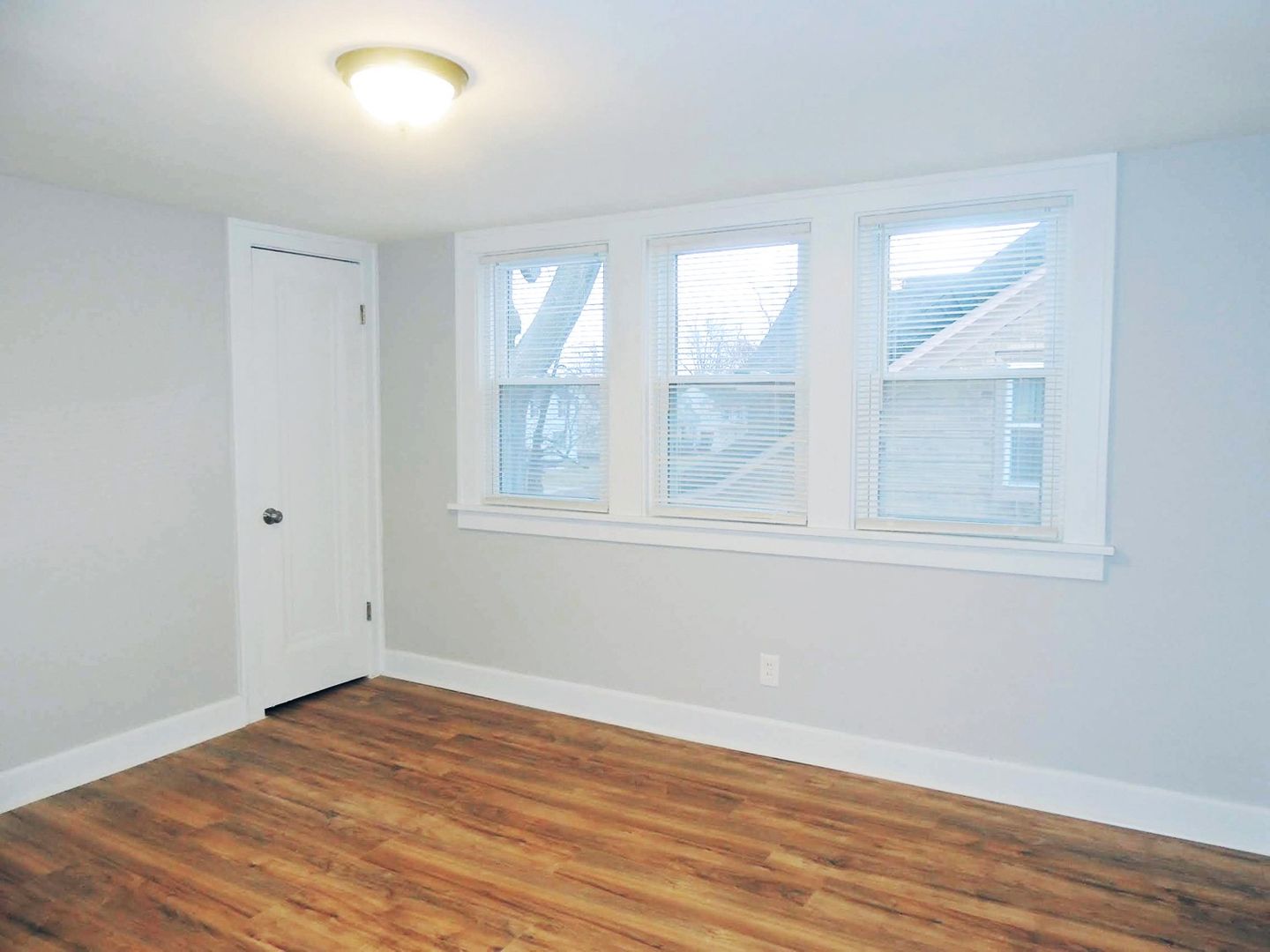 5 Bed – 2 Full Bath Cape Cod for Rent! Image