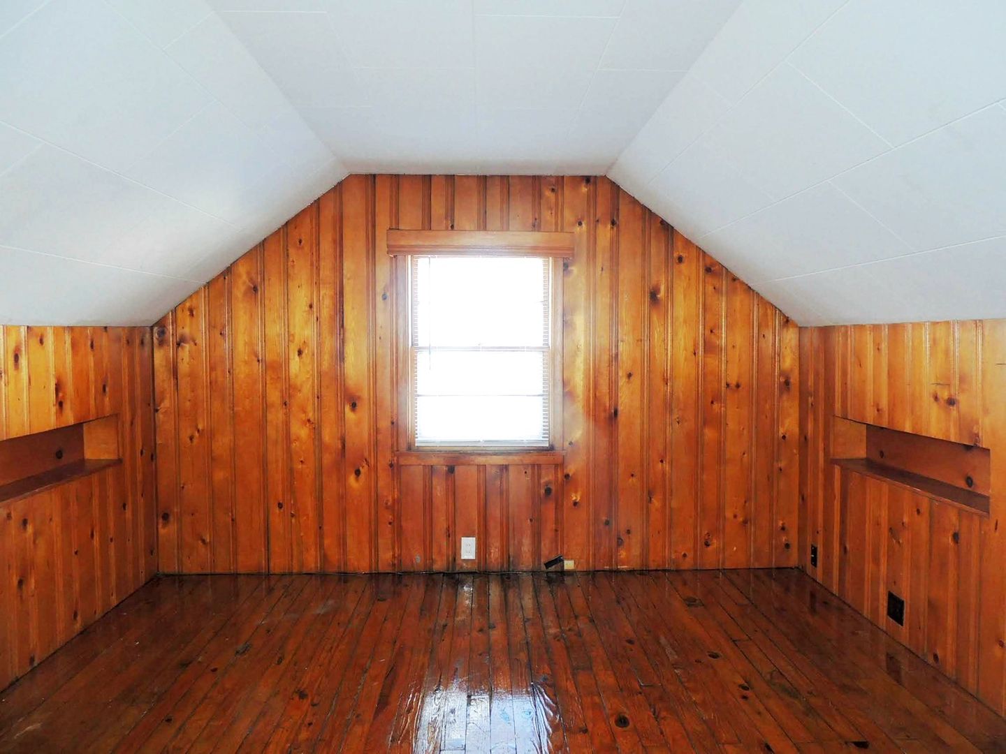 Completely Renovated 3 Bed – 2 Full Bath Cape Cod for Rent! Image