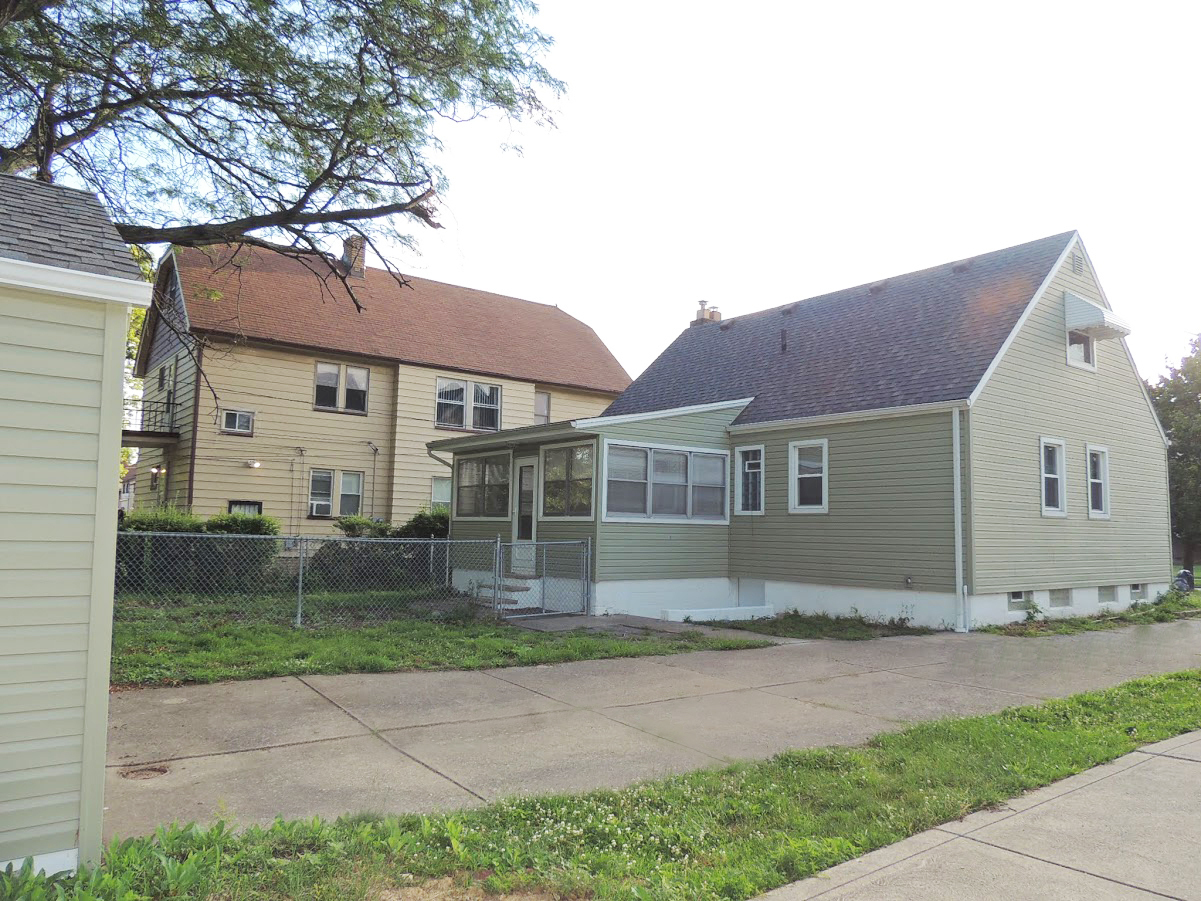 4 Bed – 1 Full Bath Cape Cod for Rent! Image