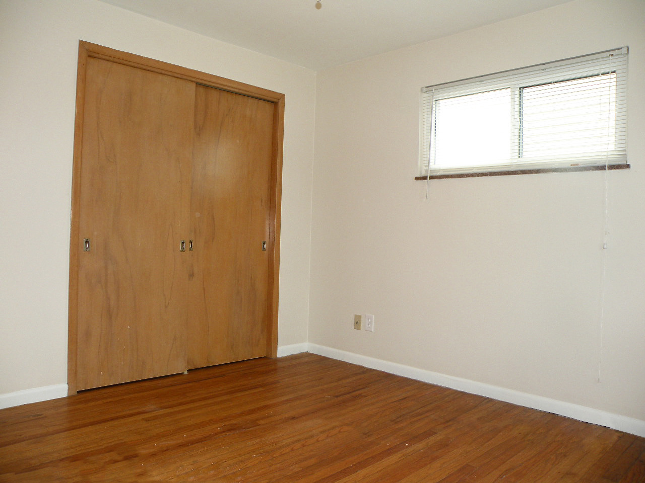 3 Bed – 2 Full Bath Cape Cod for Rent in Euclid! Image