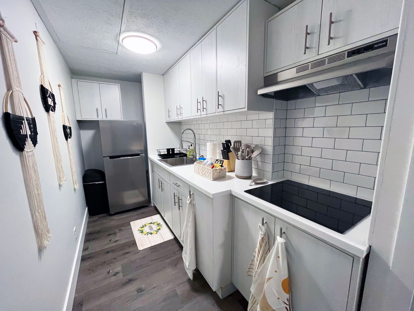 1 Bed and 1 Bath Apartments with In-Unit Laundry for Rent | Entirely Renovated Image