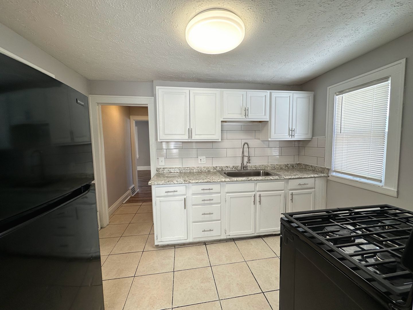 3 Beds – 1 Full Bath Colonial available for Rent! Image