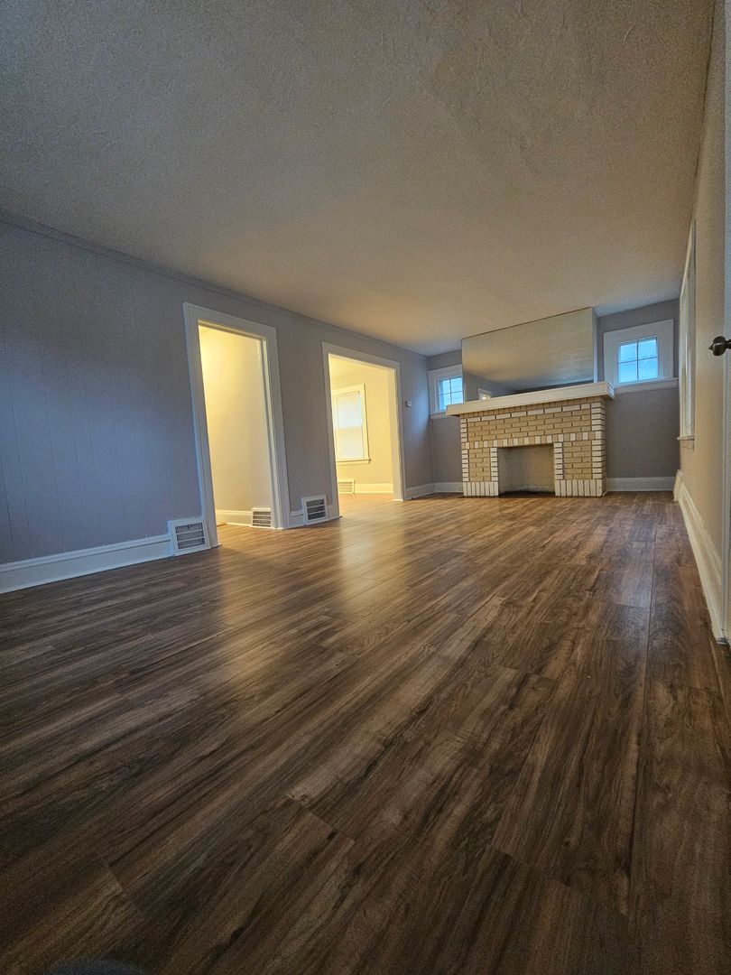 3 Beds – 1 Full Bath Colonial available for Rent! Image