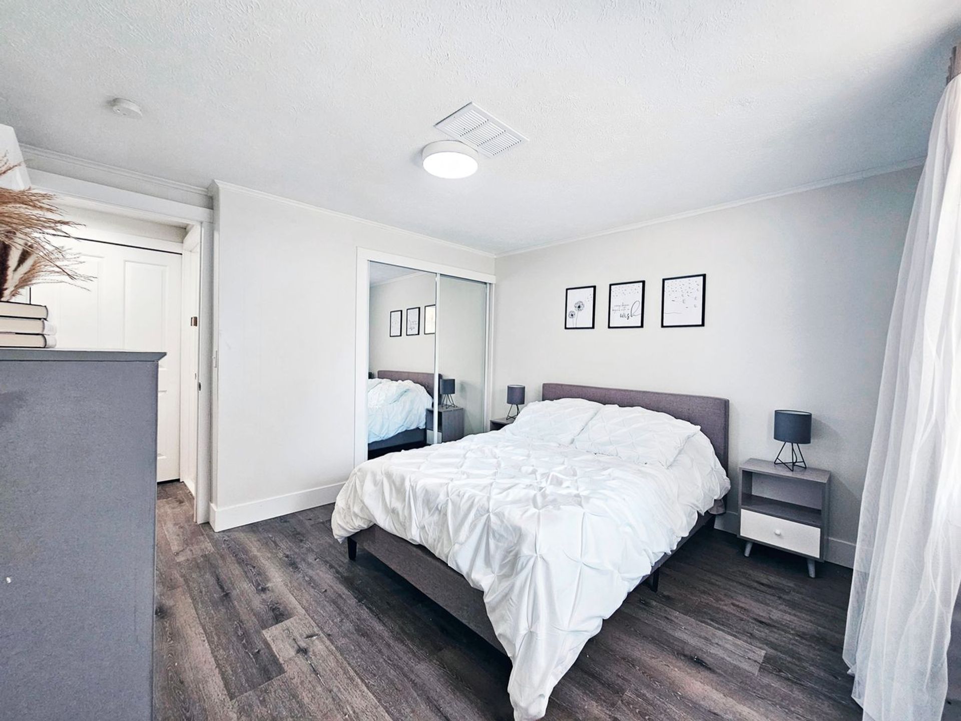 1 Bed and 1 Bath Apartments with In-Unit Laundry for Rent | Entirely Renovated Image