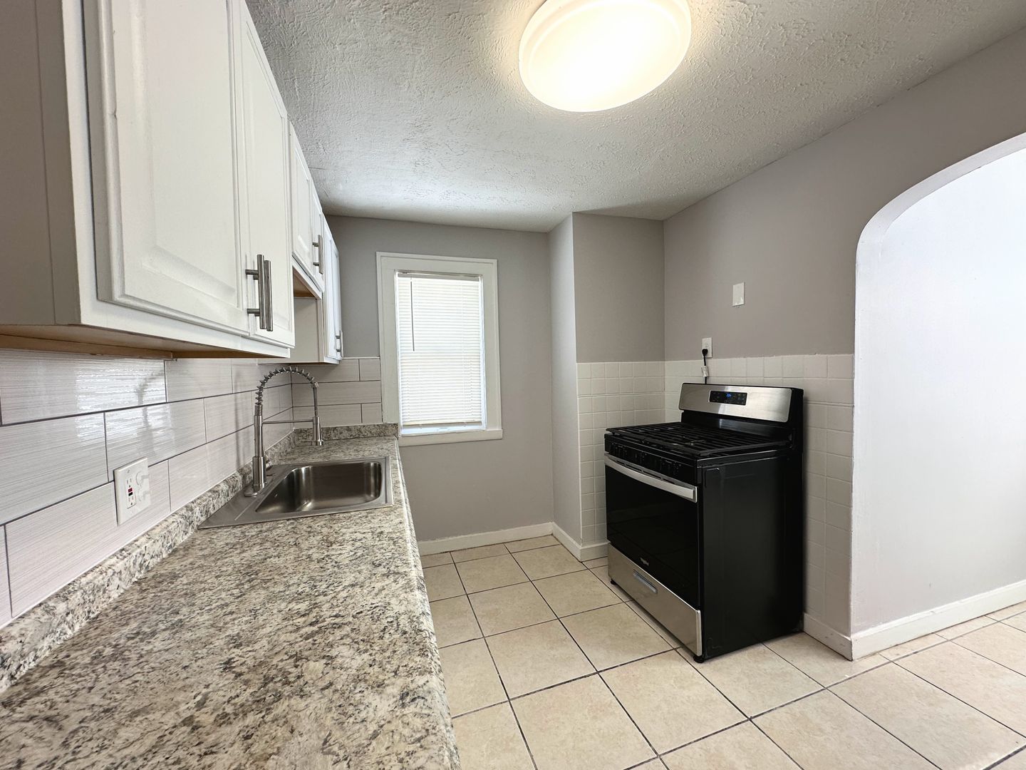 3 Beds – 1 Full Bath Colonial available for Rent! Image