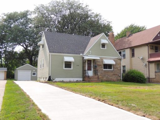 4 Bed – 1 Full Bath Cape Cod for Rent!