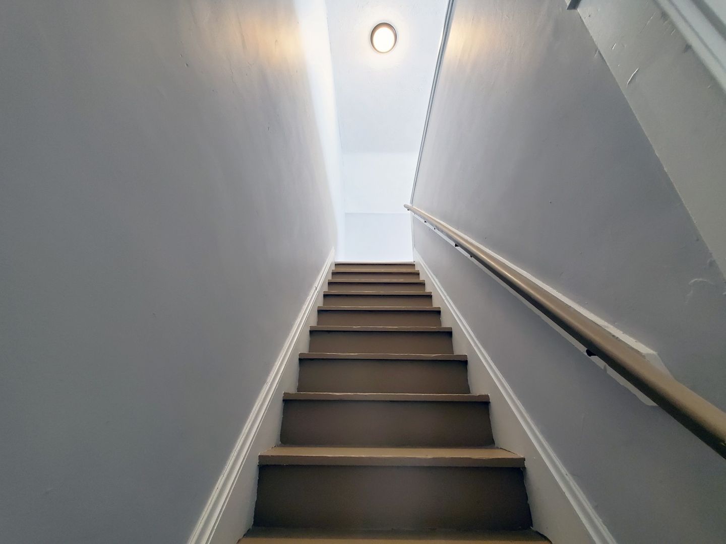 4 Bed – 1 Bath – 3 Story Duplex Unit for Rent! Image