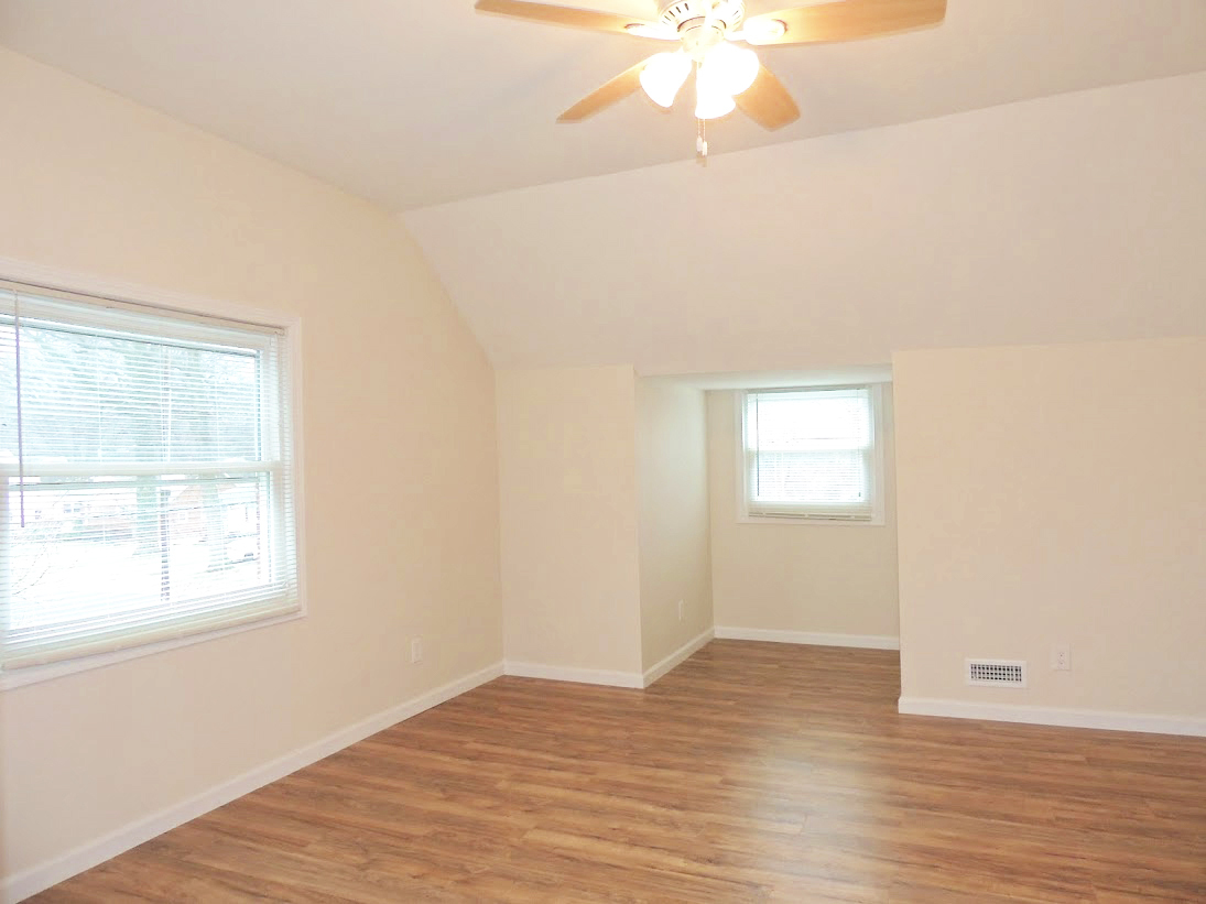 4 Bedroom – 2 Full Bath Bungalow for Rent! Image