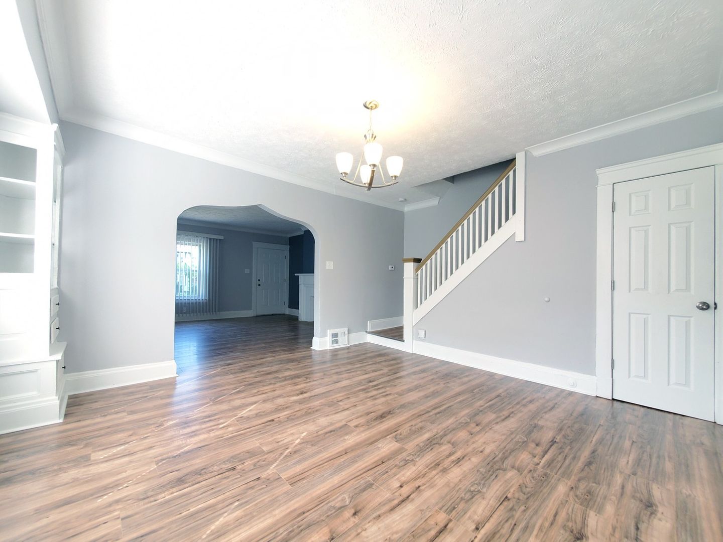 4 Bed – 1 Bath – 3 Story Duplex Unit for Rent! Image
