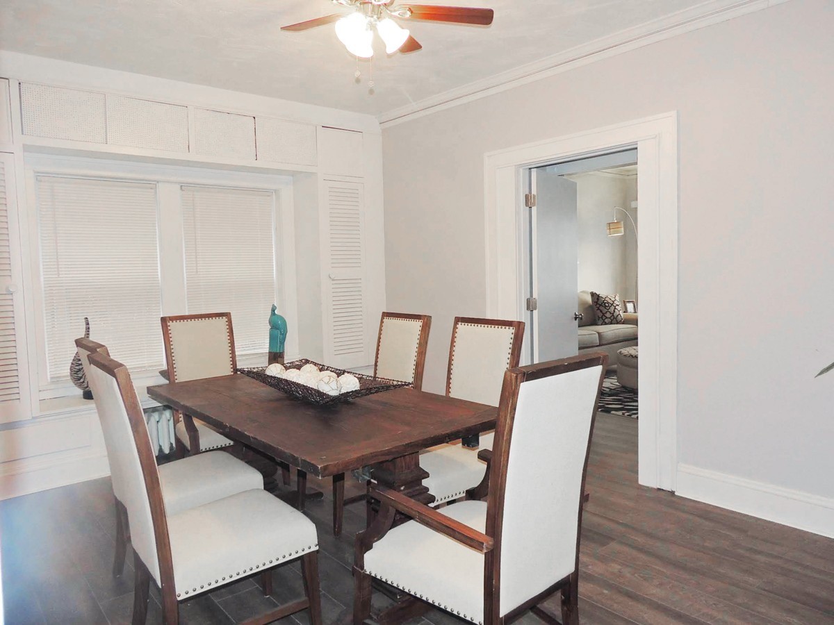 Updated 2 Bed – 1 Bath Apartment for Rent! Image