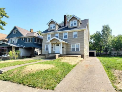 4 Bed – 1 Bath – 3 Story Duplex Unit for Rent!