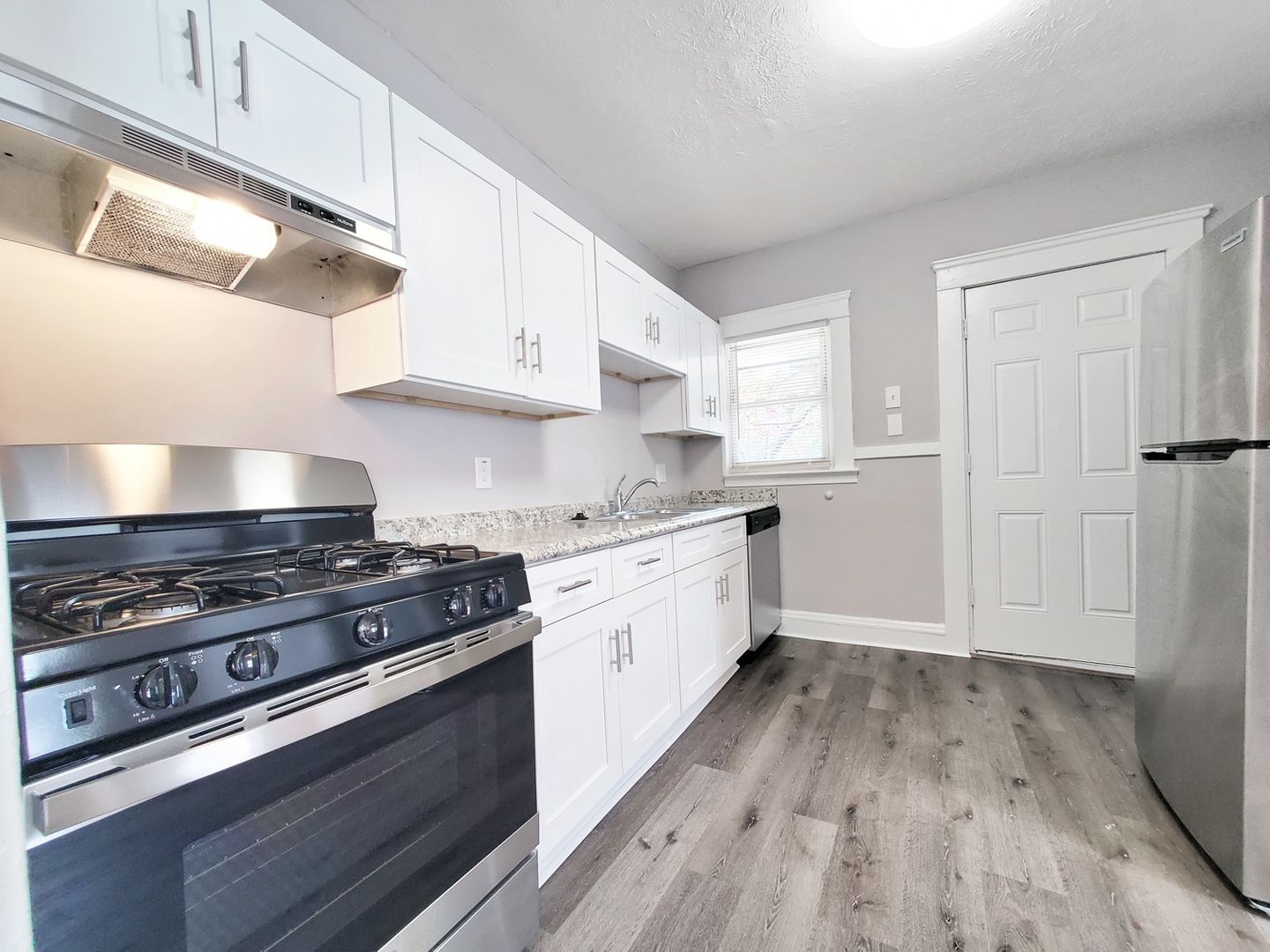 4 Bed – 1 Bath – 3 Story Duplex Unit for Rent! Image