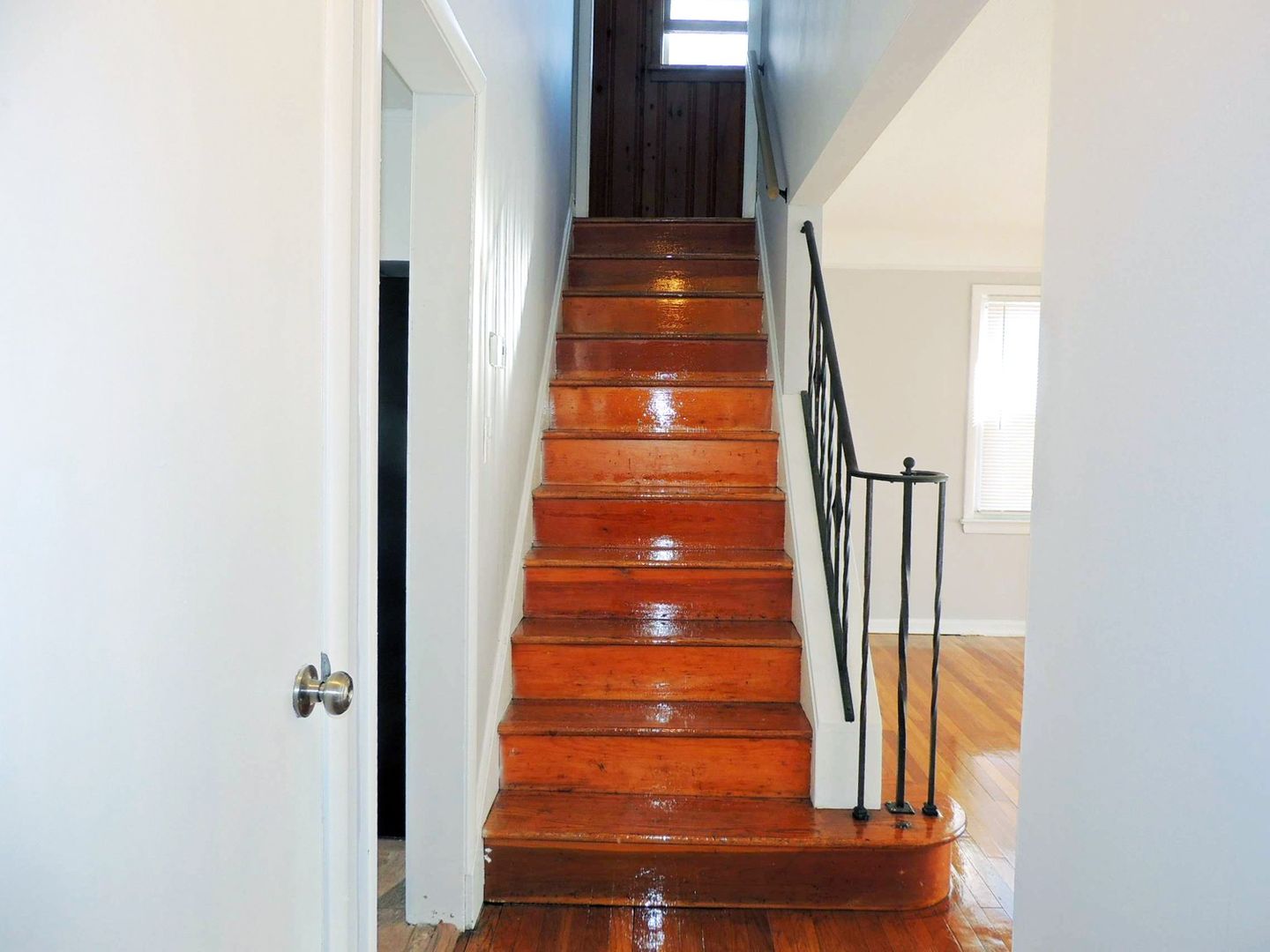 Completely Renovated 3 Bed – 2 Full Bath Cape Cod for Rent! Image