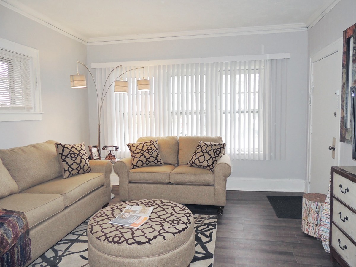 Updated 2 Bed – 1 Bath Apartment for Rent! Image